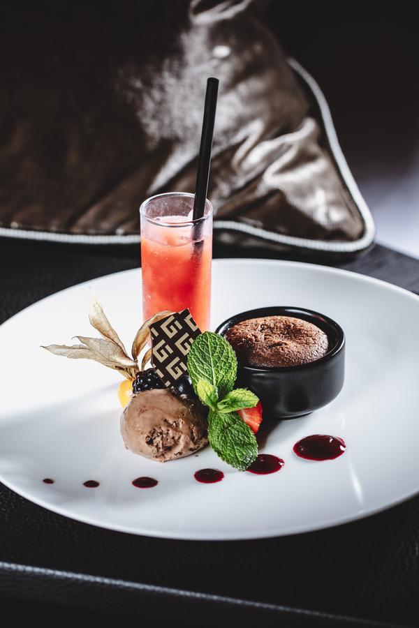 Gutwinski Hotel Фелдкирх Екстериор снимка